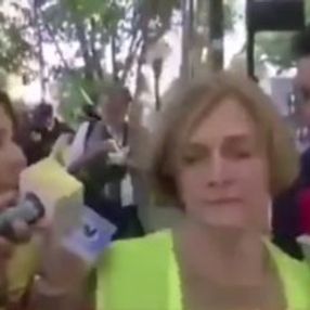 Şili'de belediye başkanı gazetecilerden kaçtı