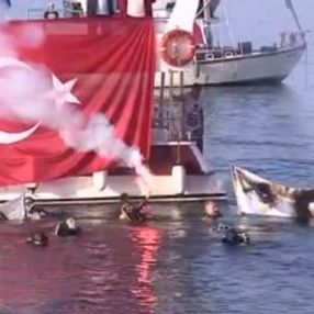 Atatürk'e saygı zinciri