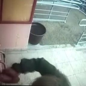 Rusya'da kapı kollarına asit döken saldırgan