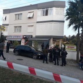 İzmir'de eşini kıskanan koca güzellik salonunu bastı
