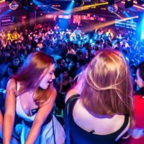 Gece kulübünde doğan çocuğa ömür boyu ücretsiz eğlence