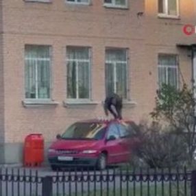 Kelepçelenen adam radyatörü kopardı
