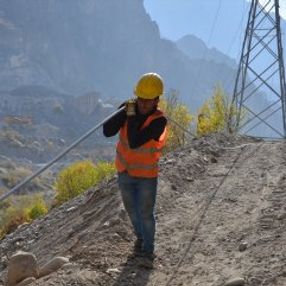 Hakkari'de kesintisiz elektrik için çalışmalar sürüyor