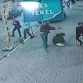 Esenyurt'ta iki kişi silahlı saldırıya uğradı