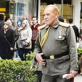 Atatürk'e benzetilen kişiler arasında çekişme var