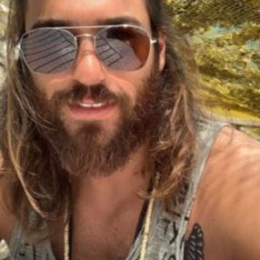 Can Yaman saçlarını satacak