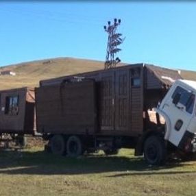 Trabzon'da 20 metrekarelik ev kamyona taşındı