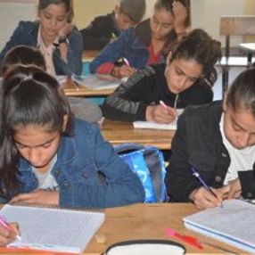 Eğitime ara verilen Silopi'de telafi eğitimi yapılıyor