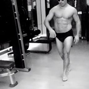 Nusret slip mayosuyla sporda