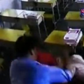 Çin'de bir öğretmen okulda saldırıya uğradı