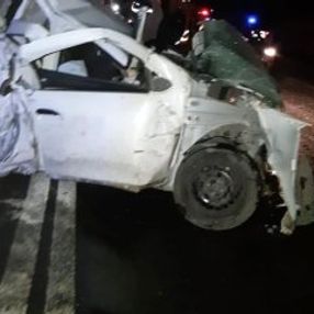 Sivas'ta tır ile çarpışan aracın sürücüsü araçta sıkıştı