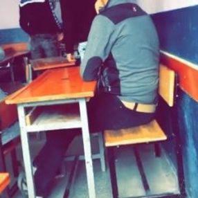 Sınıftaki öğretmene saygısızlık yapan öğrenciler