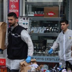 İş hanına giren hırsızlar 500 bin TL çaldı