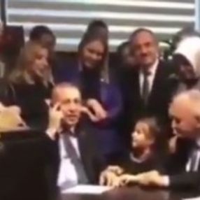 İzmir'de Erdoğan'ı güldüren küçük kız