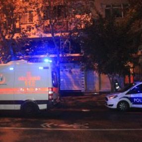 İstanbul'da bir kadın kocasını uykuda baltayla öldürdü
