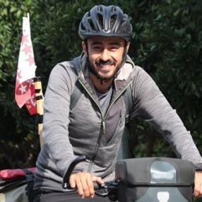 Babası için İsviçre'den Japonya' ya pedal çeviriyor