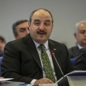 Bakan Varank: Milli YHT prototipi 2023'te raylarda olacak