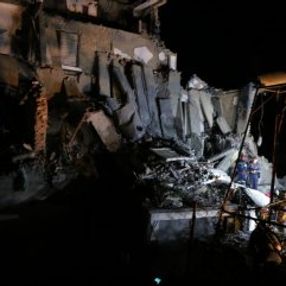 Arnavutluk'taki deprem anı güvenlik kameralarına yansıdı