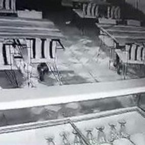 Siirt'te hırsızlık için girdi yemek yiyip çıktı