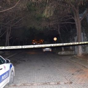 Patrik Bartholomeos'un evine giren hırsızlar yakalandı