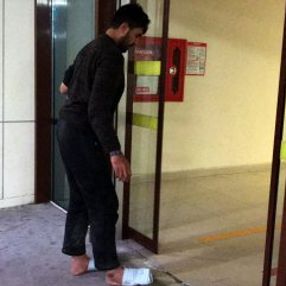 Darbedilen kaçak göçmenler Türkiye'de tedavi ediliyor