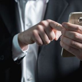 Borcu olduğu için sürekli arayan avukatlara ceza
