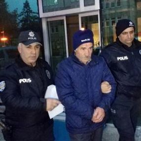 Eşini kaynar suyla yakan koca bu kez tutuklandı