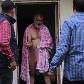 Adana'da boksör annesini rehin aldı