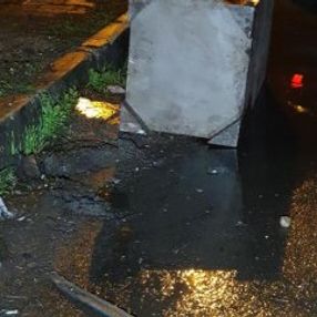 Adana'da polisi gören hırsızlar kasayı bırakıp kaçtı