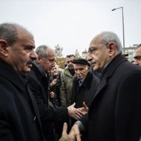 İnce, Kılıçdaroğlu'nu cenaze töreninde yalnız bırakmadı