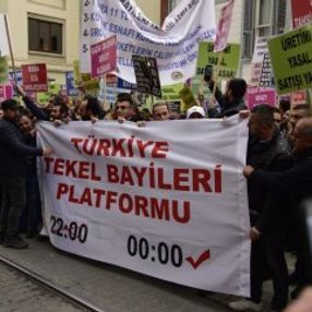 Tekelcilerin alkol yasağı eylemi