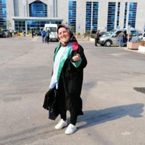 Cübbeyle dolaşan dolandırıcı avukat