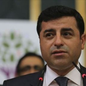 Selahattin Demirtaş yeniden hastaneye kaldırıldı