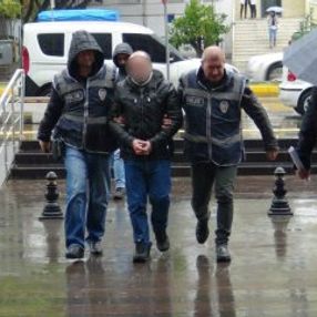 Cinsel tacizde bulunan kişiyi bıçakladı