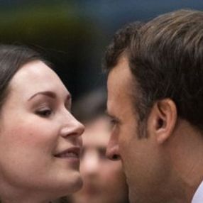 En genç başbakanla Macron'un samimiyeti