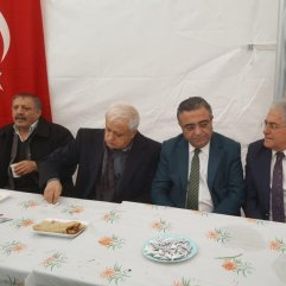 CHP'li Sezgin Tanrıkulu, şehit ailesine taziyeye gitti