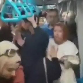 Metroda çarşaflı kadına saldırı