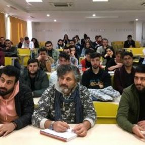 Baba ve oğulları aynı sırada