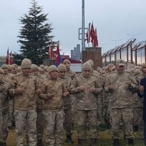 Operasyon öncesi Mehmetçik'e destek