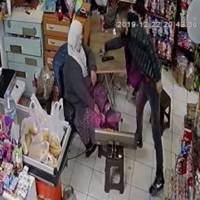 Sultangazi’de göz göre göre hırsızlık kameralara yansıdı
