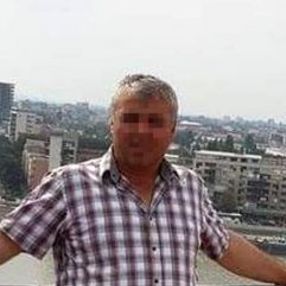 Kız çocuklarıyla şişe çevirmece oynarken taciz etti
