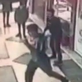 İzmir'de bir kuyumcu dükkanında patlama meydana geldi