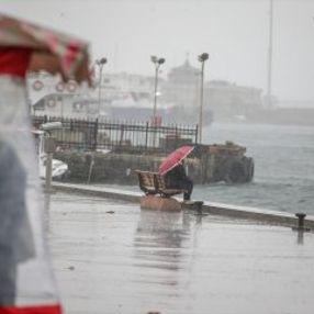Meteoroloji'den İstanbul için kuvvetli fırtına uyarısı