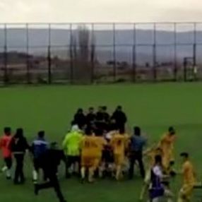 Amatör Futbol Ligi karşılaşmasında kavga çıktı