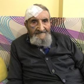 93 yaşındaki adam evinde darbedilerek parası çalındı