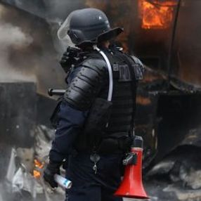 Fransa'da bir kişi polisin uyguladığı şiddet sonucu öldü
