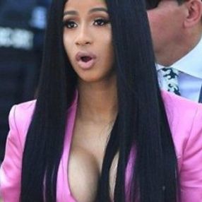 Cardi B, ABD vatandaşlığından çıkıyor