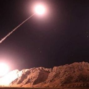 İran, Irak'ta ABD üslerine saldırdı
