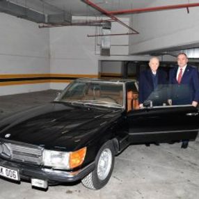 Bahçeli, klasik otomobilini MHP'li vekile hediye etti