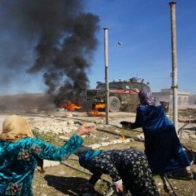 Kobani'de Türk askerine saldırı